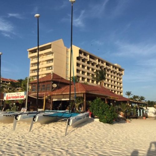 Palm Beach a 10-15 minutos a pie.